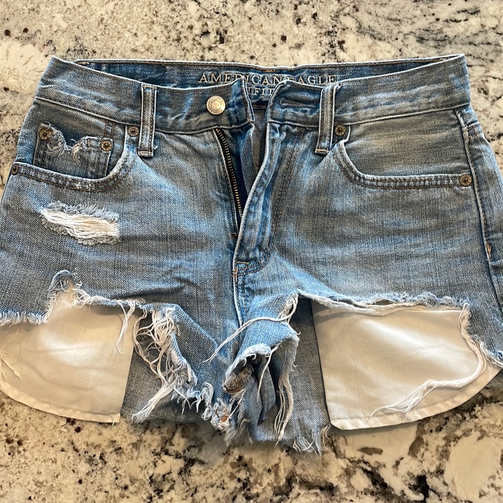 American eagle light wash women’s jean shorts